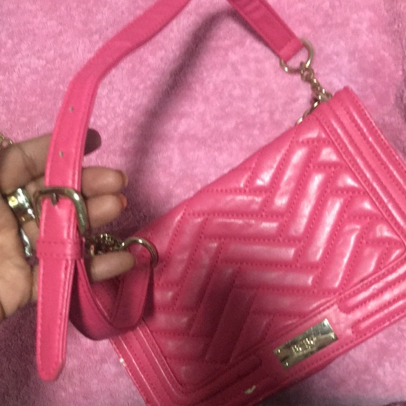 Cute hot pink bcbg purse - Picture 3 of 6